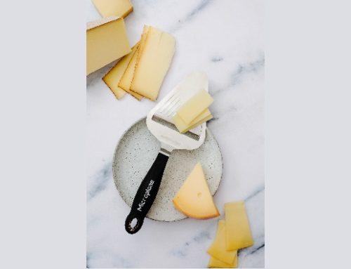 Microplane presenta il nuovo affetta-formaggi ideale per prodotti stagionati e semi-stagionati