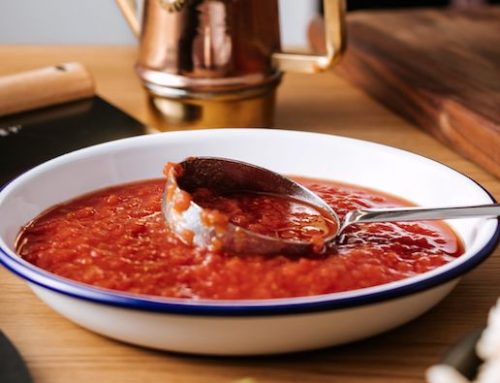 Un hotel in Costiera Amalfitana propone come experience il rito della preparazione della passata di pomodoro